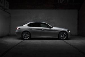Alfa Romeo Giulia Sprint 2020 года  (UK)
